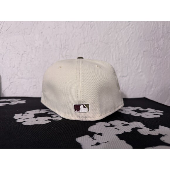 7 1/4 - Boston Red Sox - Crown Legends Script Olive Chrome Dome Fitted Hat Mens - Picture 4 of 7